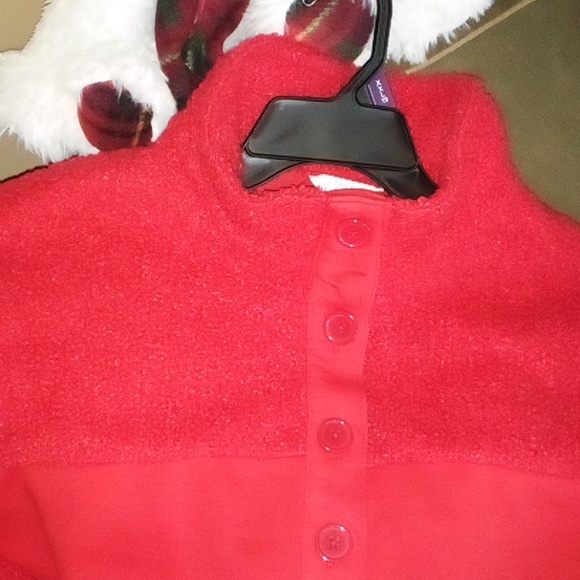 French Terry Red and faux Sherpa pullover with Kangaroo front pocket NWT - Picture 5 of 7